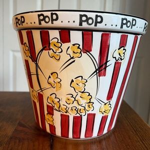 Popcorn 101 bowl  TABLETOPS Gallery like new